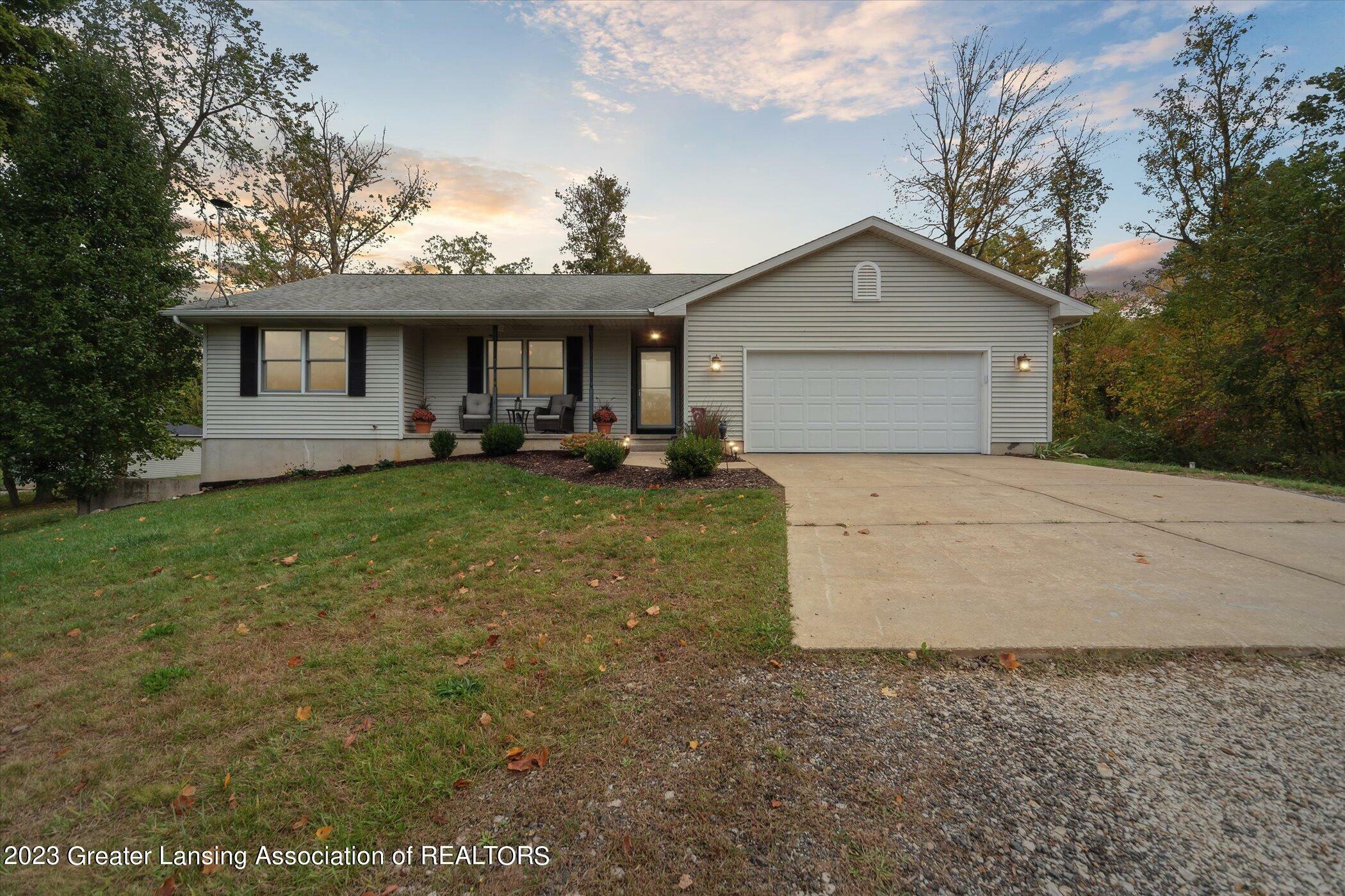 Property Photo: 545 S Stine Road MI 48813