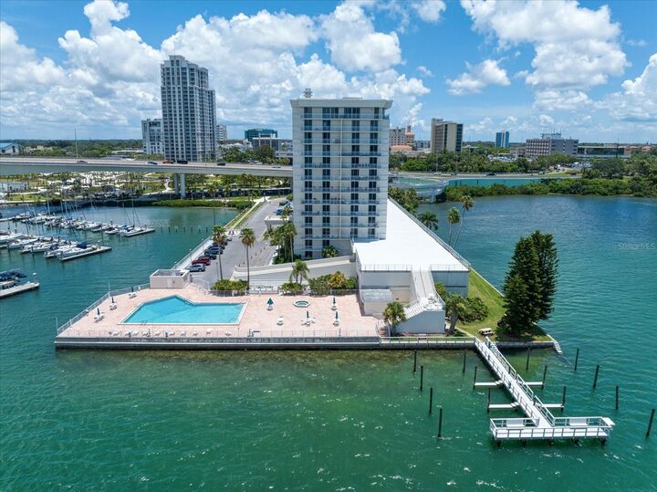 Property Photo: 100 Pierce Street 1110 FL 33756