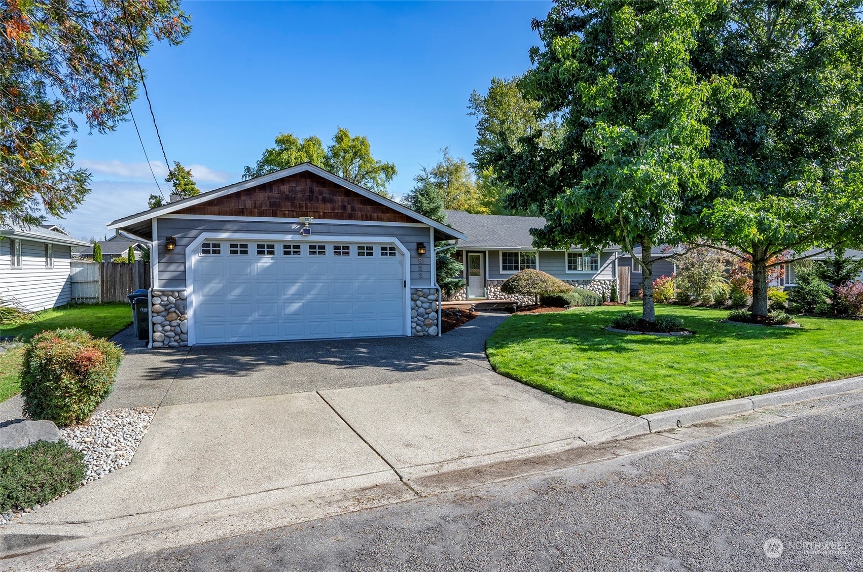 Property Photo:  823 18th Street SW  WA 98371 