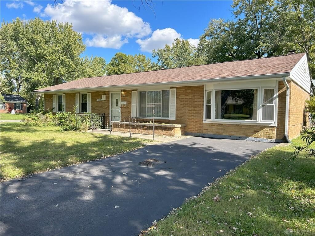 Property Photo: 7700 Graceland Street OH 45459