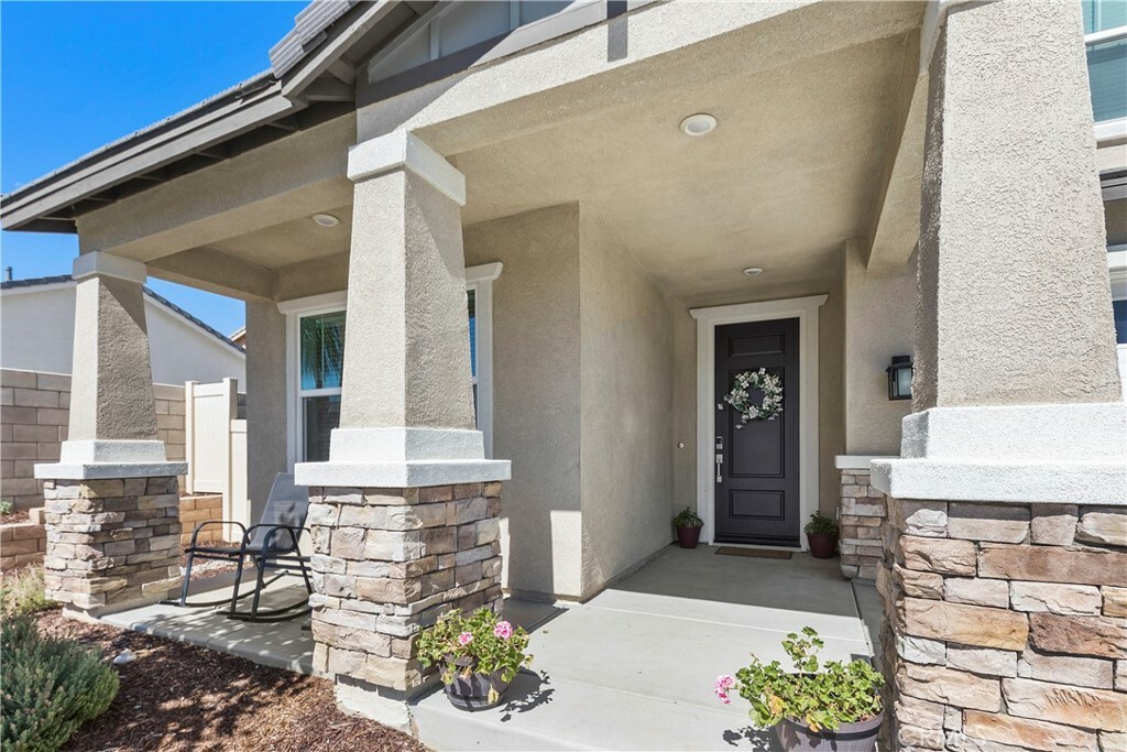 Property Photo:  28468 Larksong Way  CA 92555 