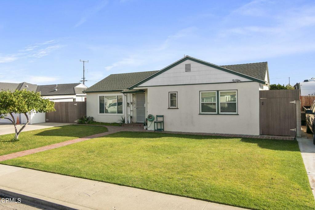 Property Photo:  524 Nectarine Street  CA 93033 