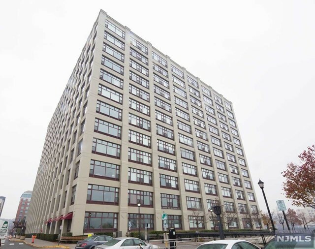 Property Photo:  1500 Hudson Street 2S  NJ 07030 