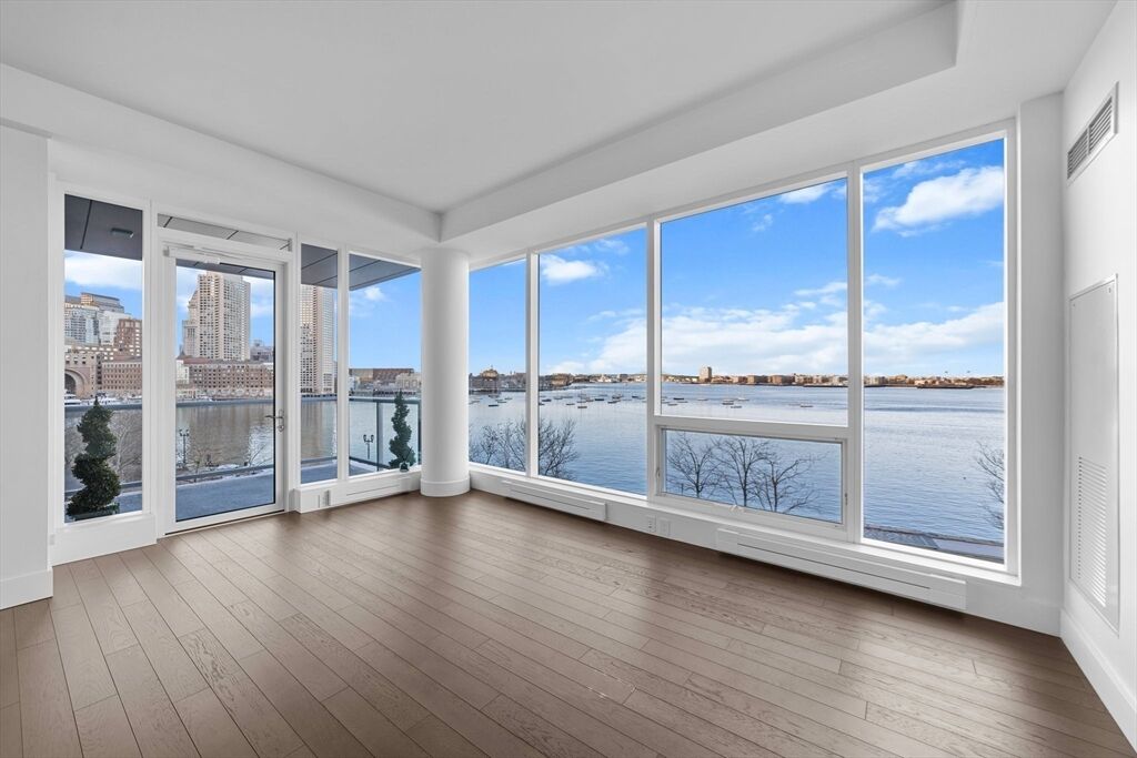 Property Photo: 22 Liberty Dr 4D MA 02210