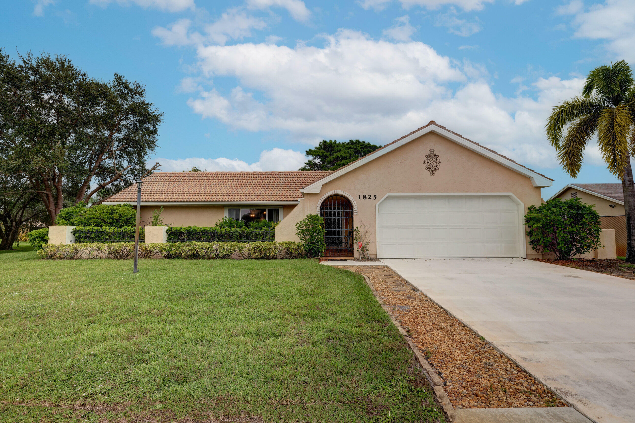 Property Photo:  1825 SE Carlin Avenue  FL 34952 