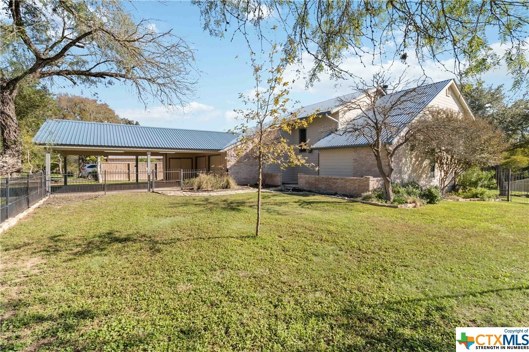 Property Photo:  615 River Springs Drive  TX 78155 