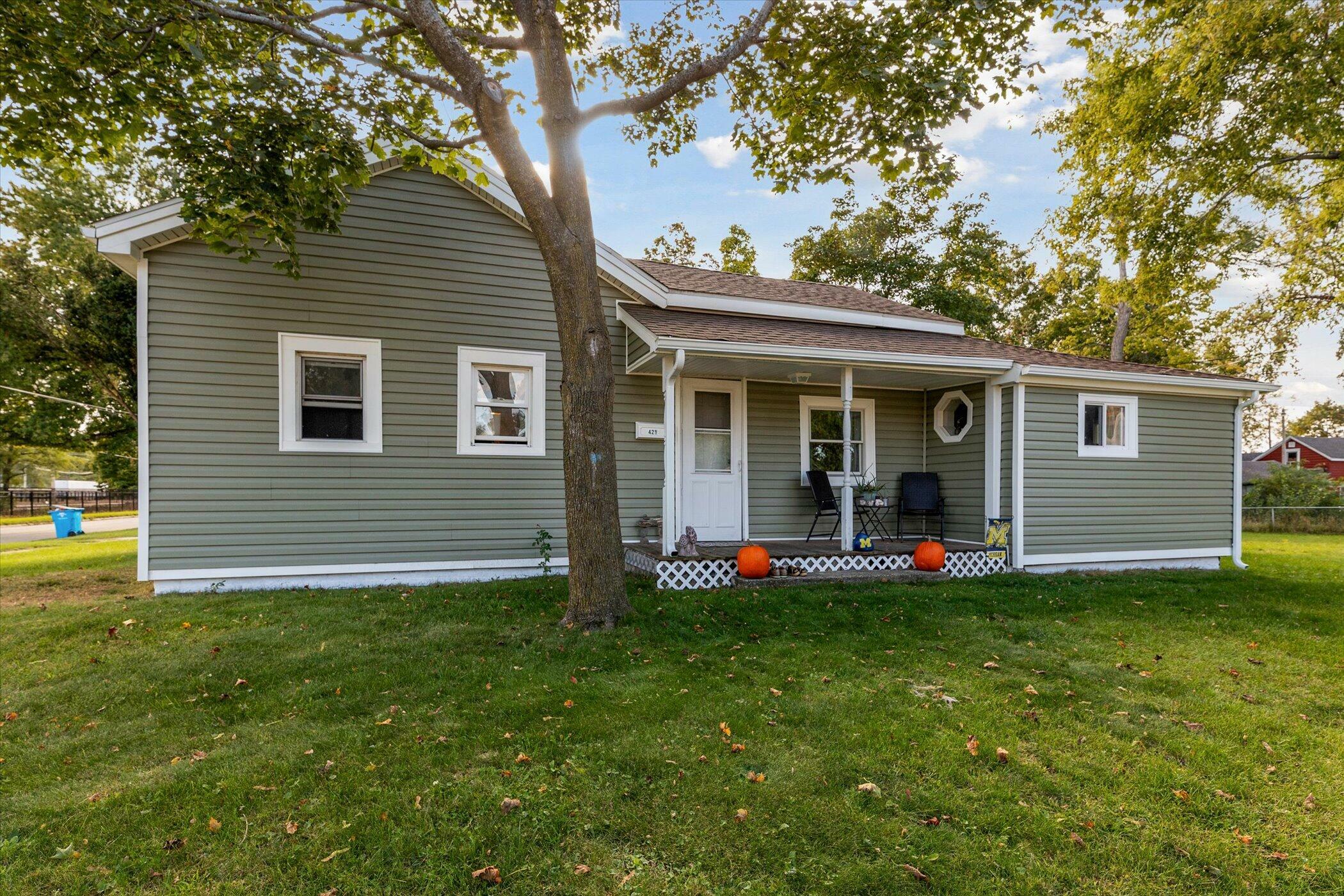 Property Photo:  421 W Railroad Street  MI 49047 