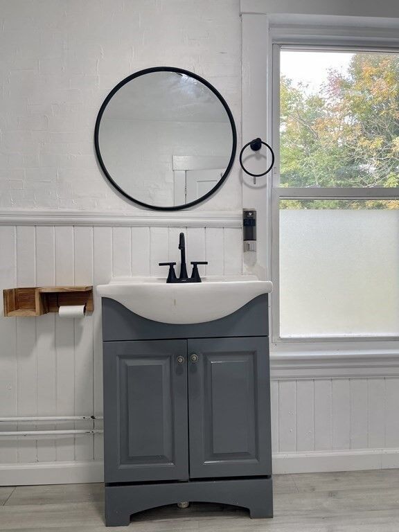 Property Photo:  462 Main Street 2  MA 01440 