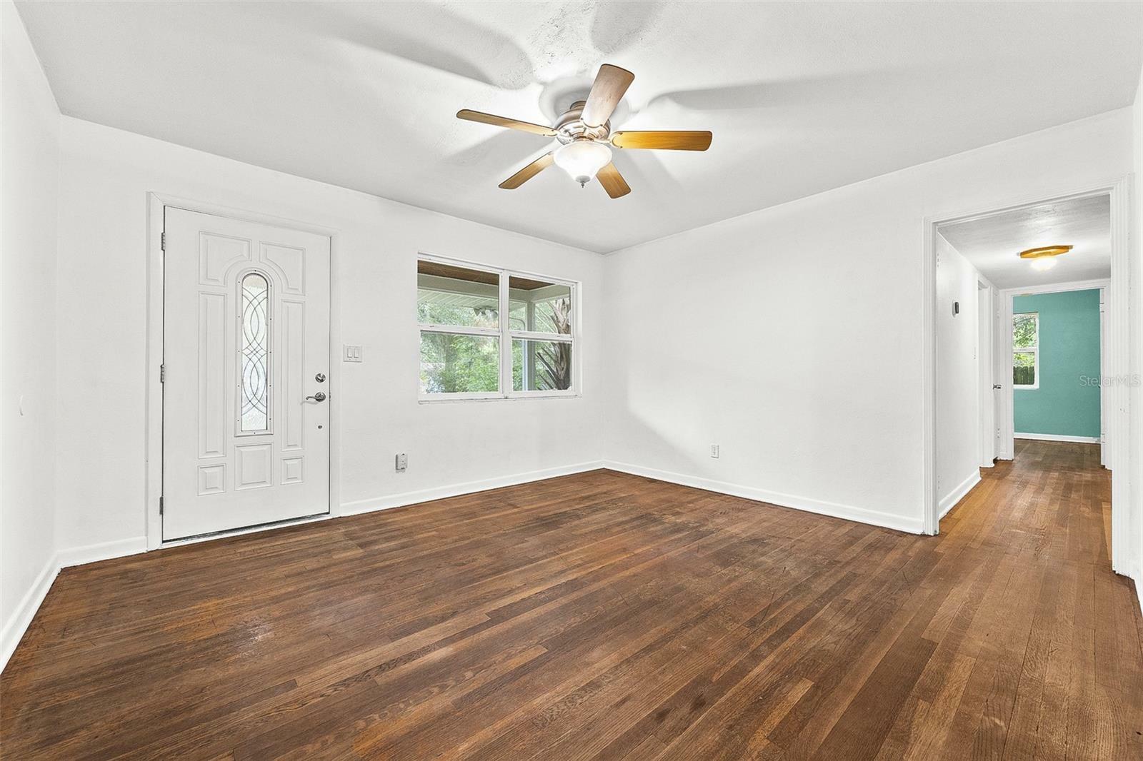 Property Photo:  548 NE 12th Street  FL 32601 