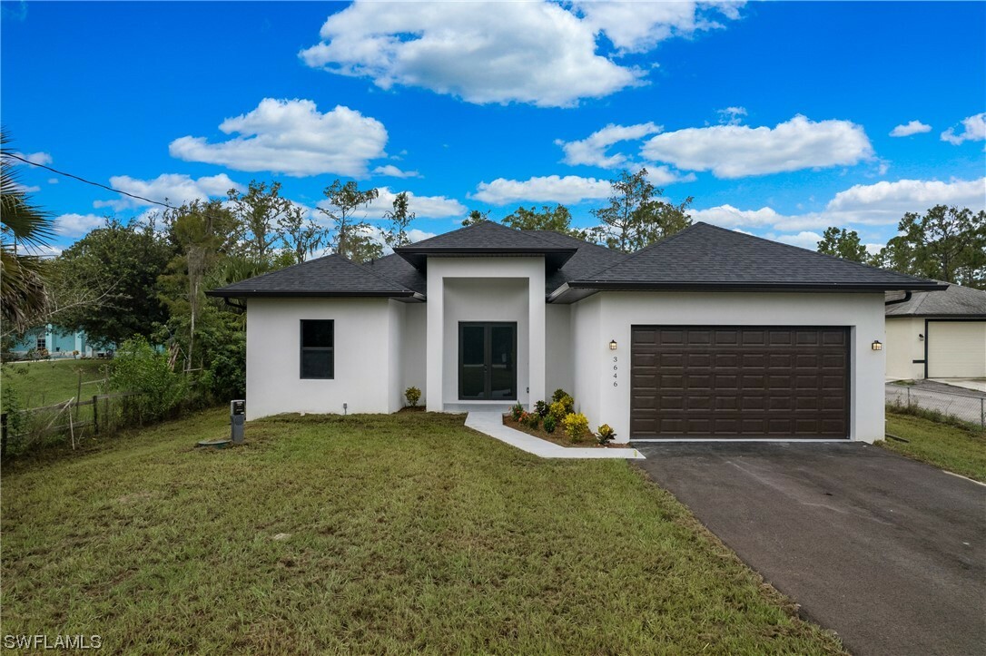 Property Photo: 3646 33rd Avenue NE FL 34120