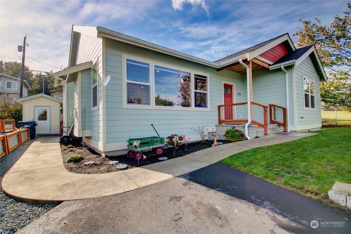 Property Photo:  3315 W 2nd Street  WA 98221 