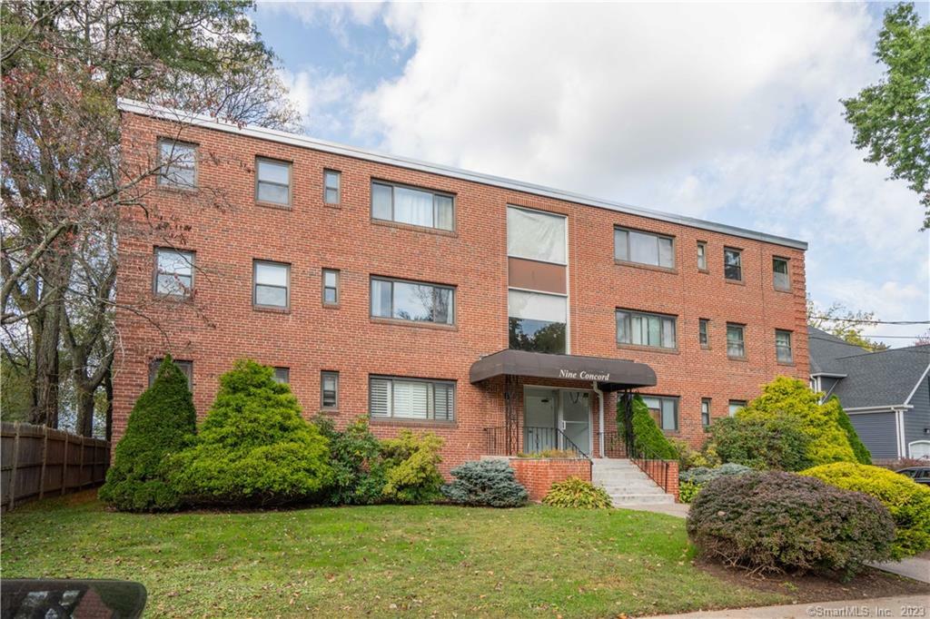 Property Photo: 9 Concord Street A3 CT 06119