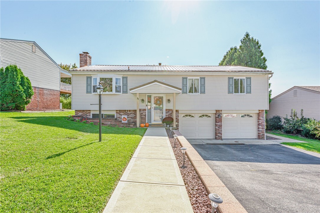 Property Photo: 30 Koomatuck Dr PA 15239