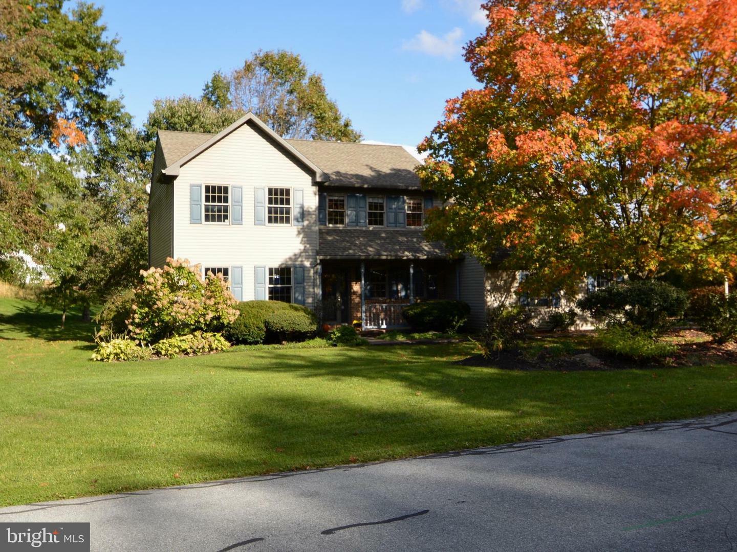 Property Photo: 321 Regent Drive PA 17543