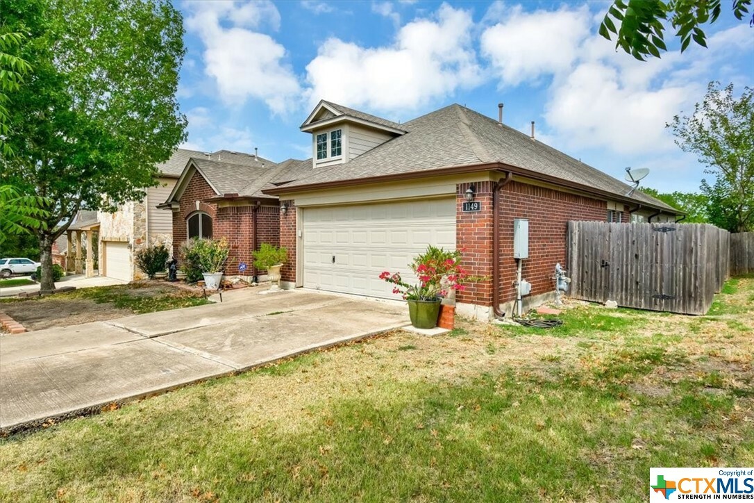 Property Photo:  1149 Four Seasons Farm Drive  TX 78640 