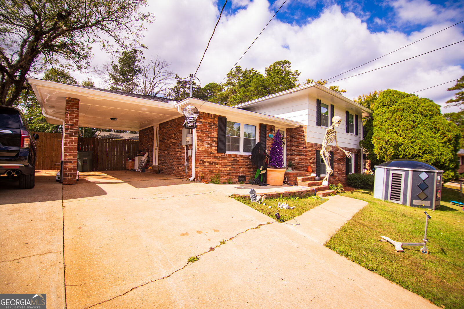 Property Photo:  1827 Hallmark Drive  GA 30223 