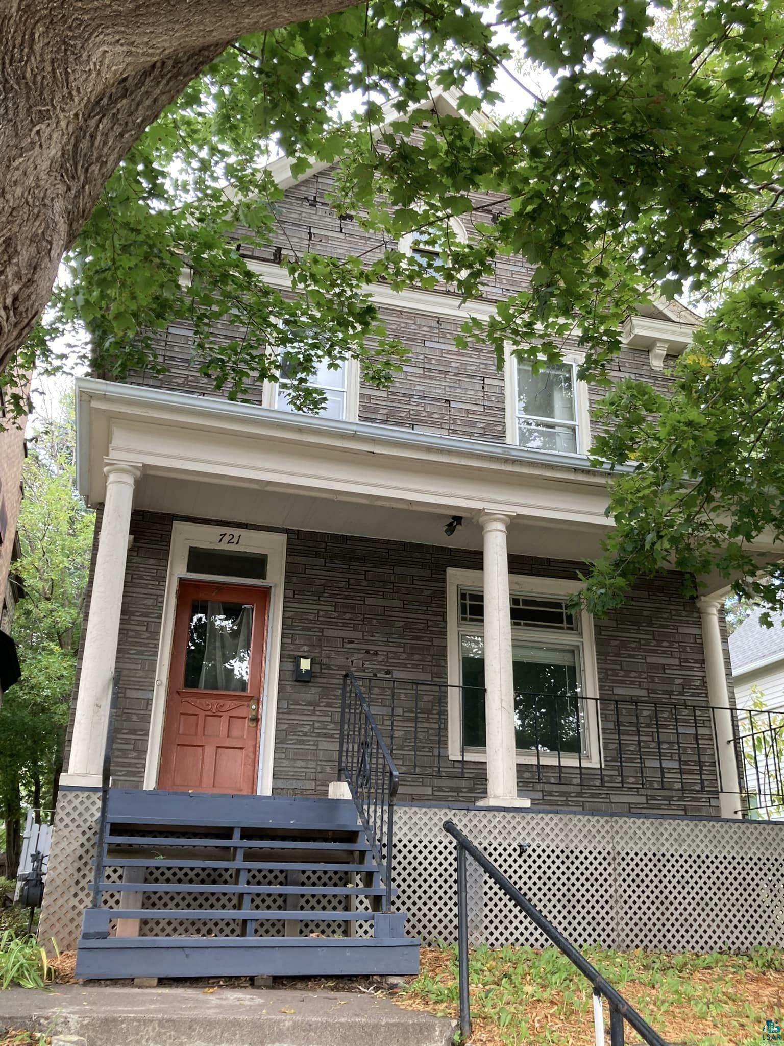 Property Photo: 721 E 2nd St MN 55805