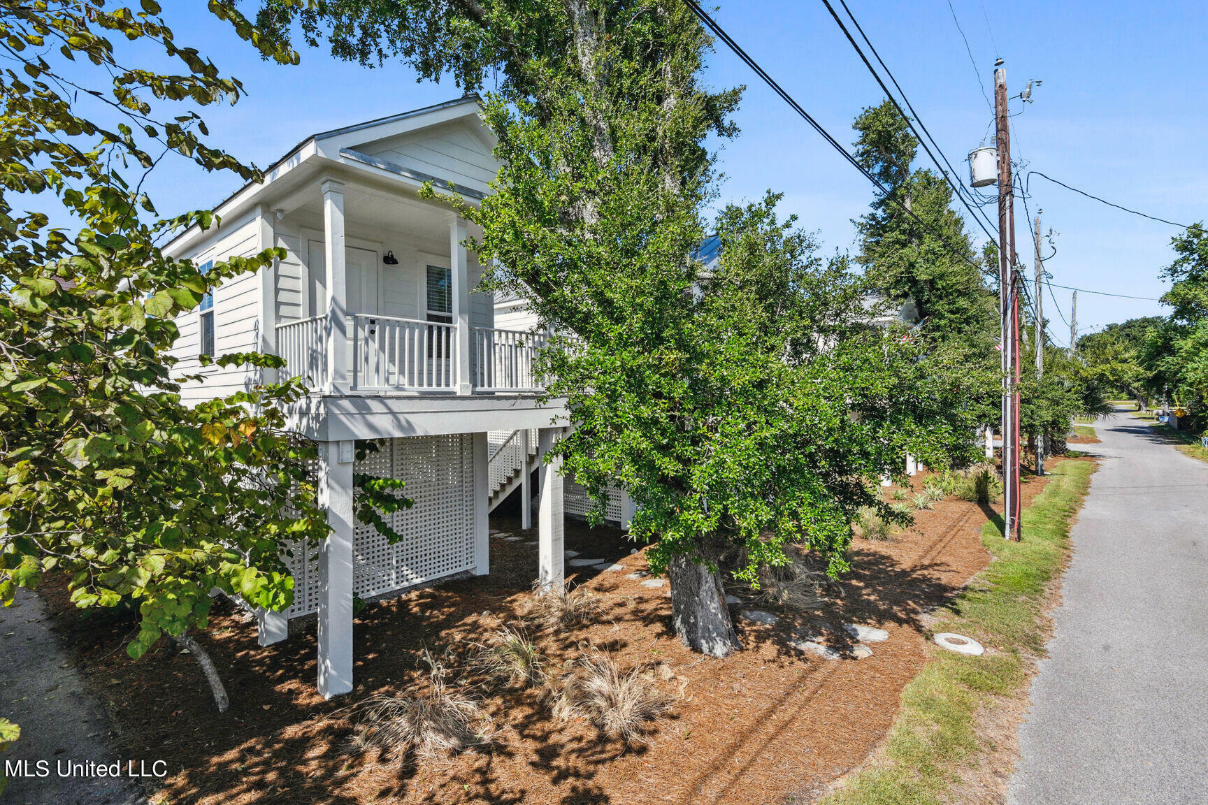Property Photo: 215 E Second Street MS 39571