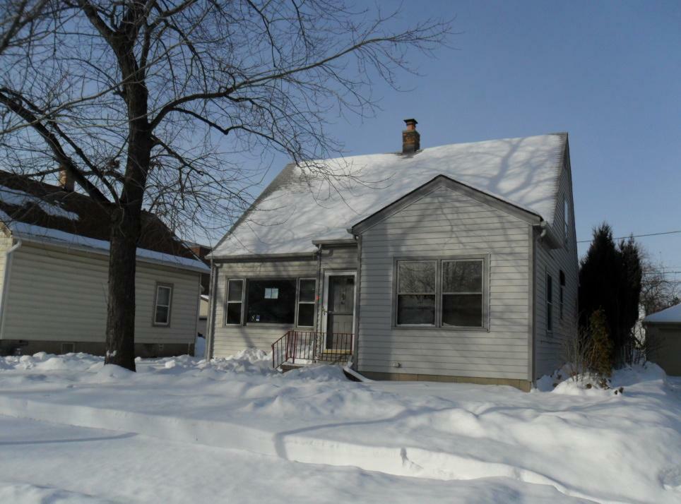 Property Photo: 427 S 87th Pl WI 53214