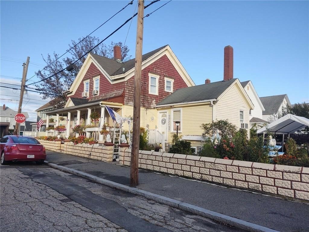 Property Photo: 263 Warren Ave RI 02914