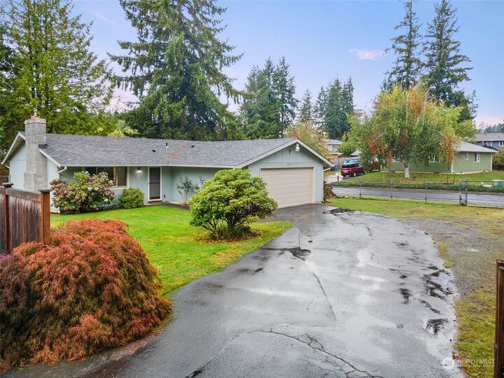 House for sale in University Place 5402 82nd Avenue W, University