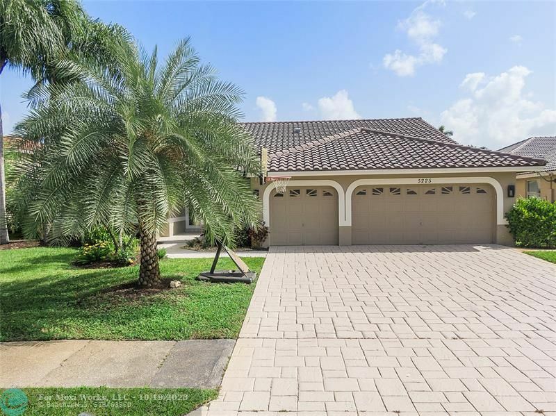 Property Photo:  5225 NW 109th Ln  FL 33076 