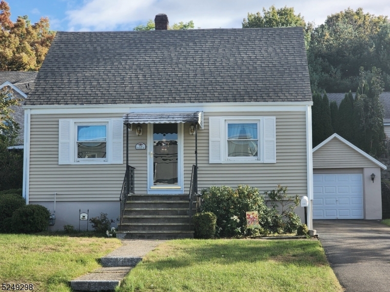 Property Photo:  176 Overlook Ave  NJ 07508 