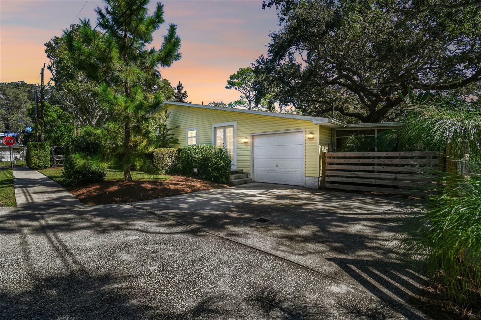 Property Photo:  429 Woodrow Avenue  FL 33770 