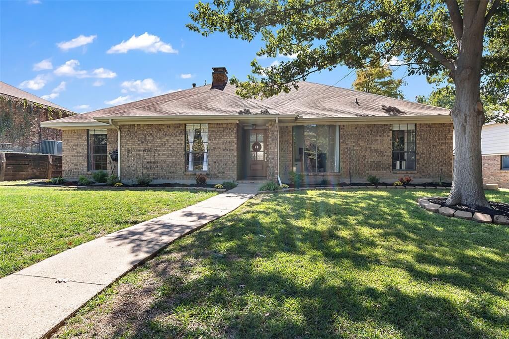 Property Photo: 507 Shoretrail Drive TX 75087