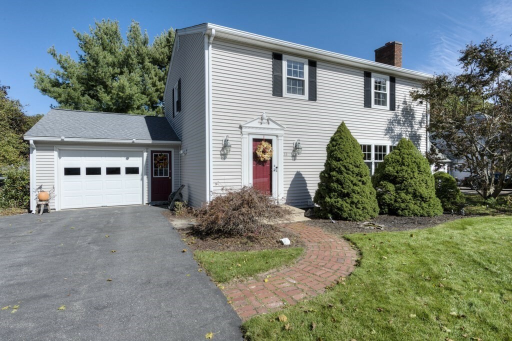 Property Photo:  33 Old Brook Road  MA 01545 