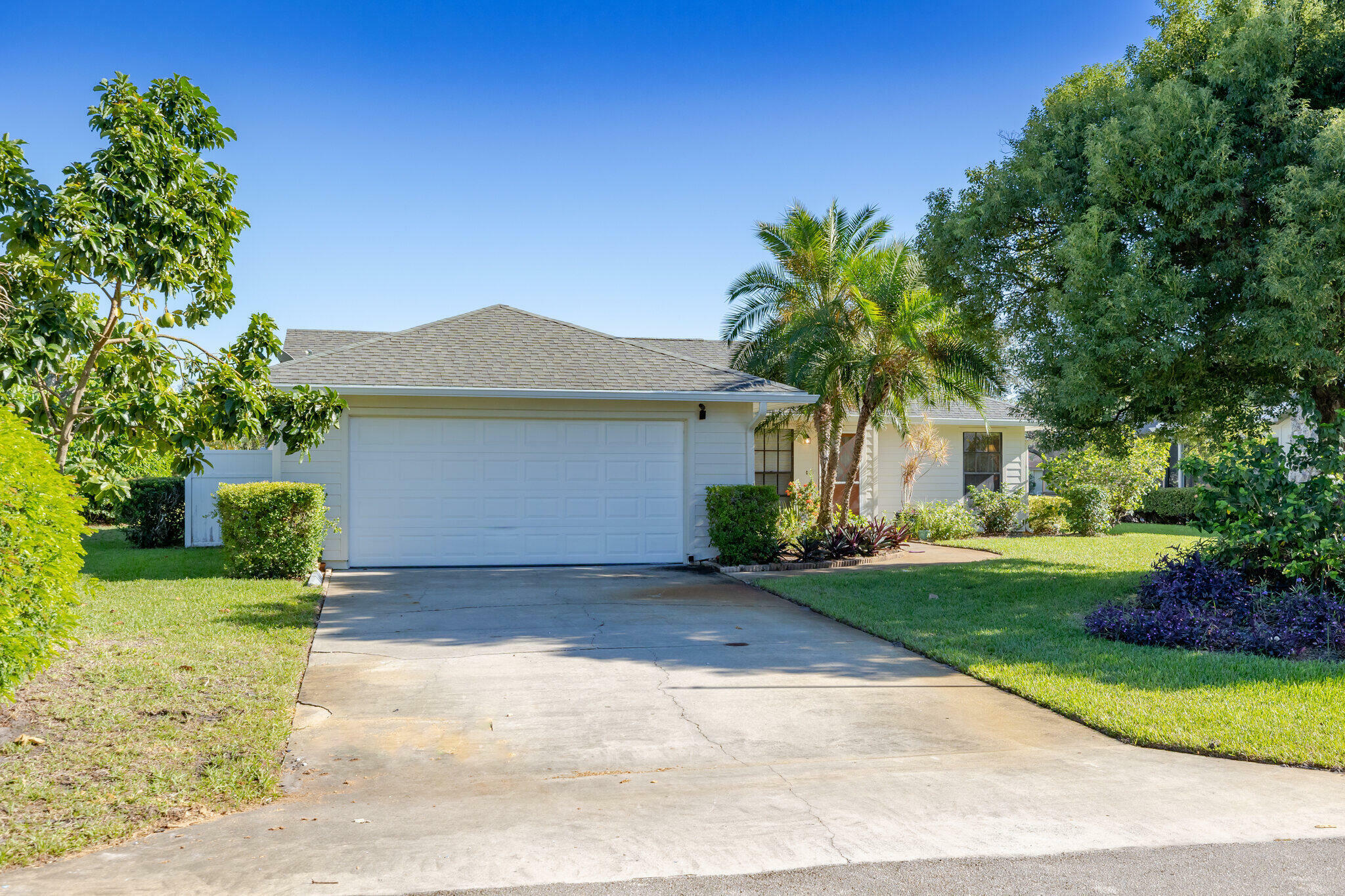 Property Photo:  6520 SE Nantucket Court  FL 33455 