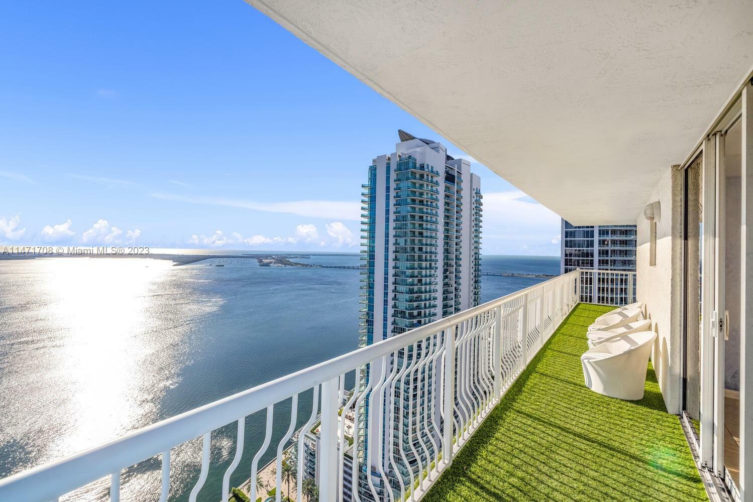 Property Photo:  1200 Brickell Bay Dr Ph4101  FL 33131 