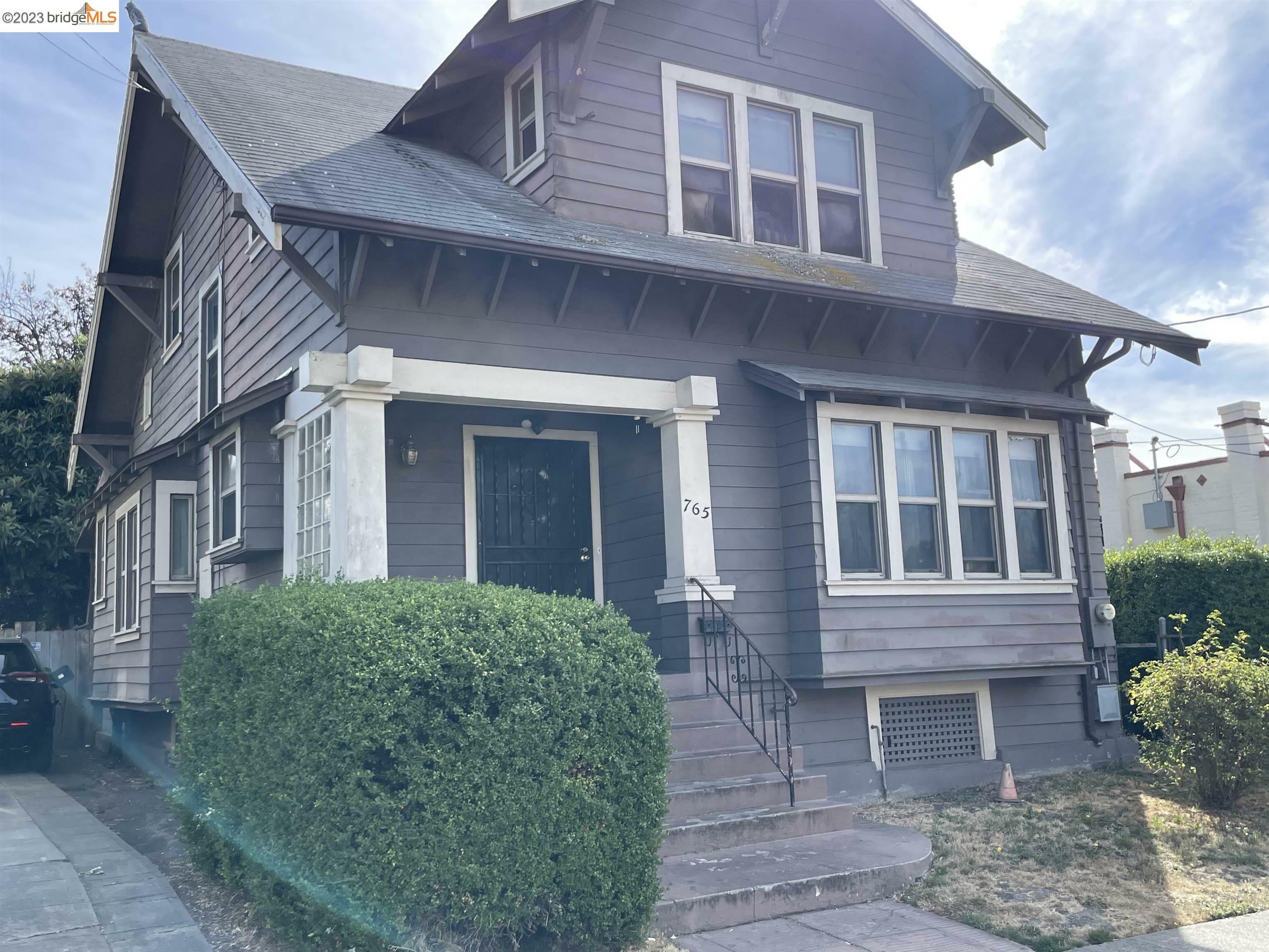 Property Photo: 765 Aileen St CA 94609