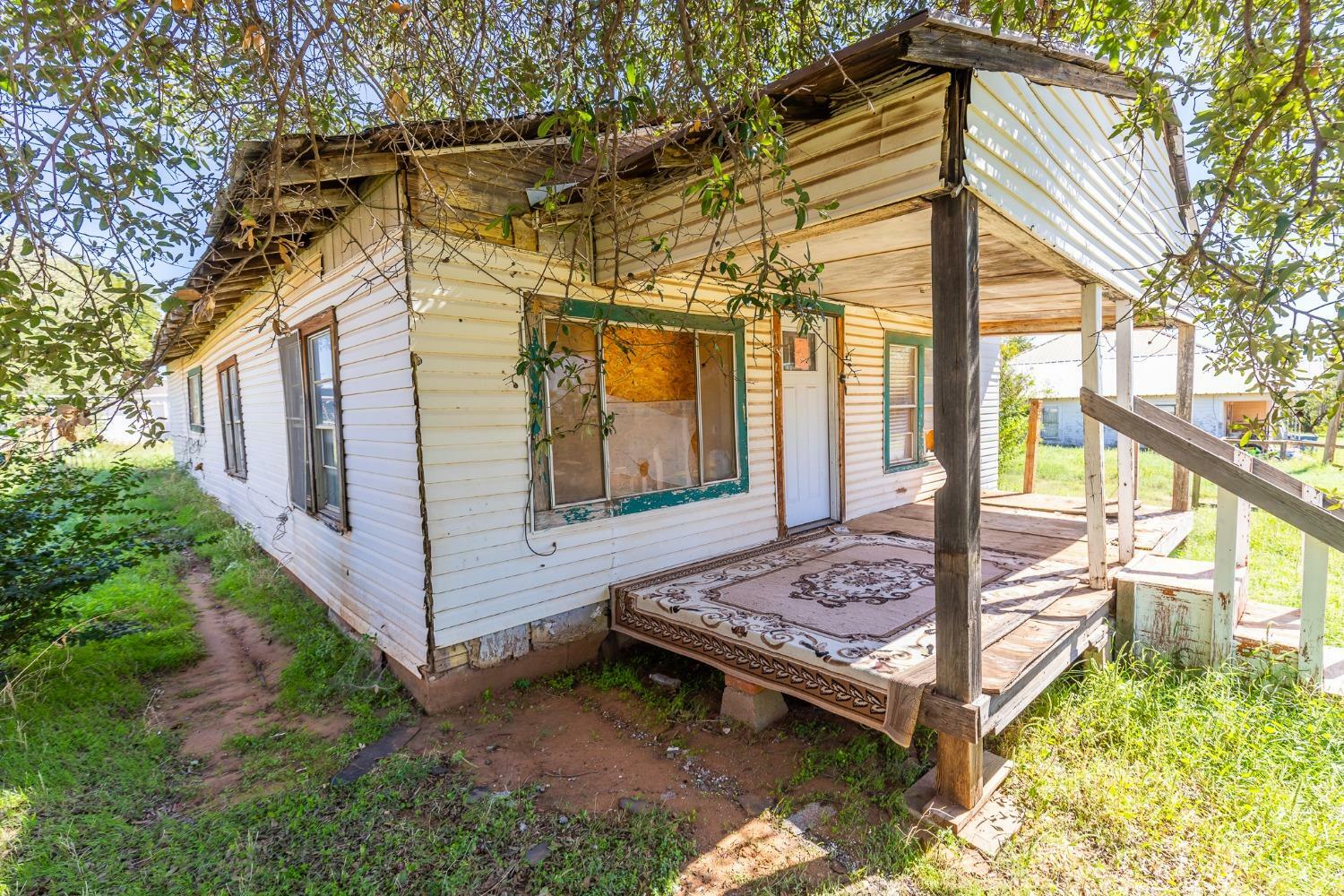 Property Photo:  205 Bell  TX 79556 