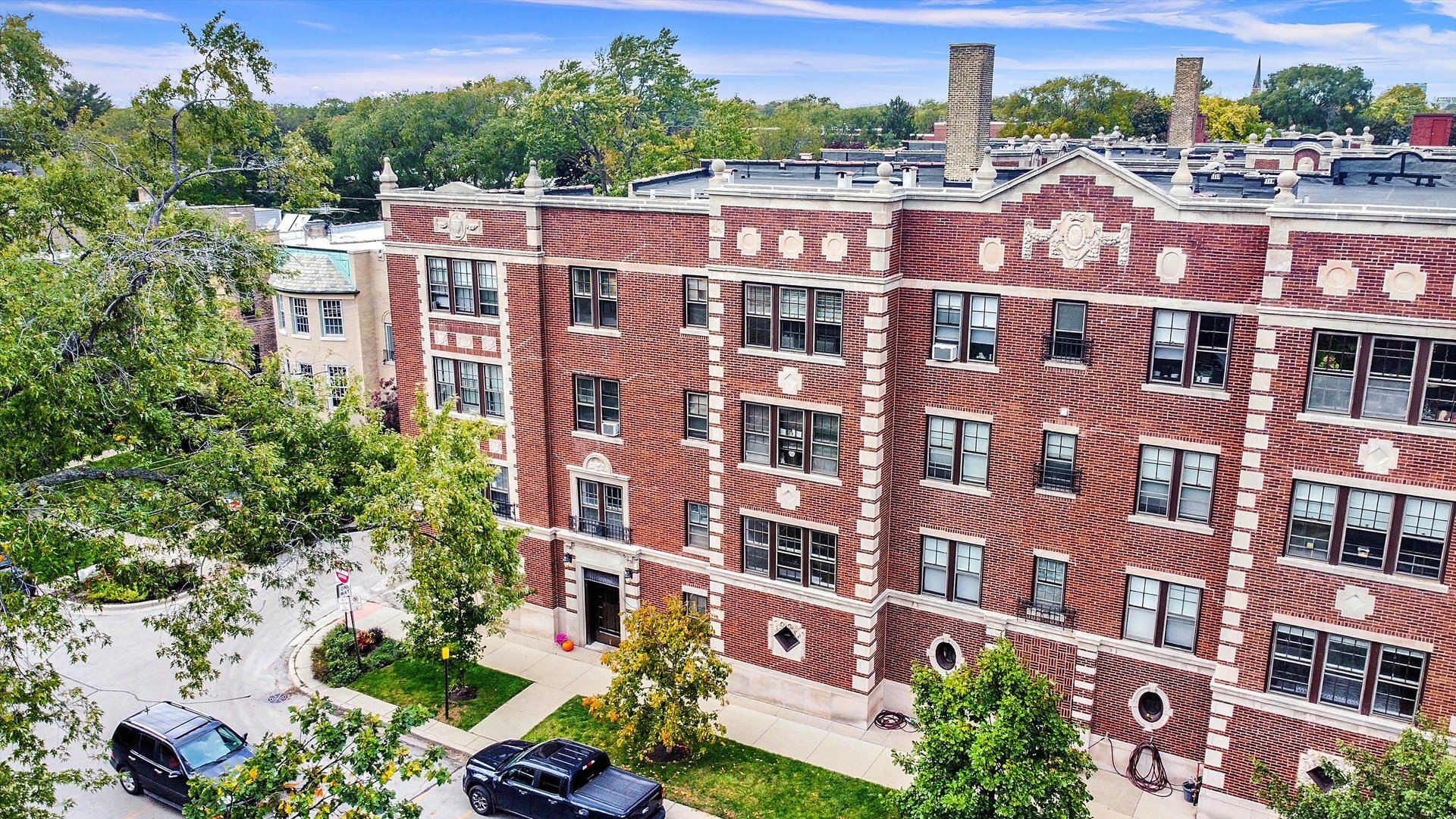 Property Photo: 1011 Hull Terrace 2-3 IL 60202