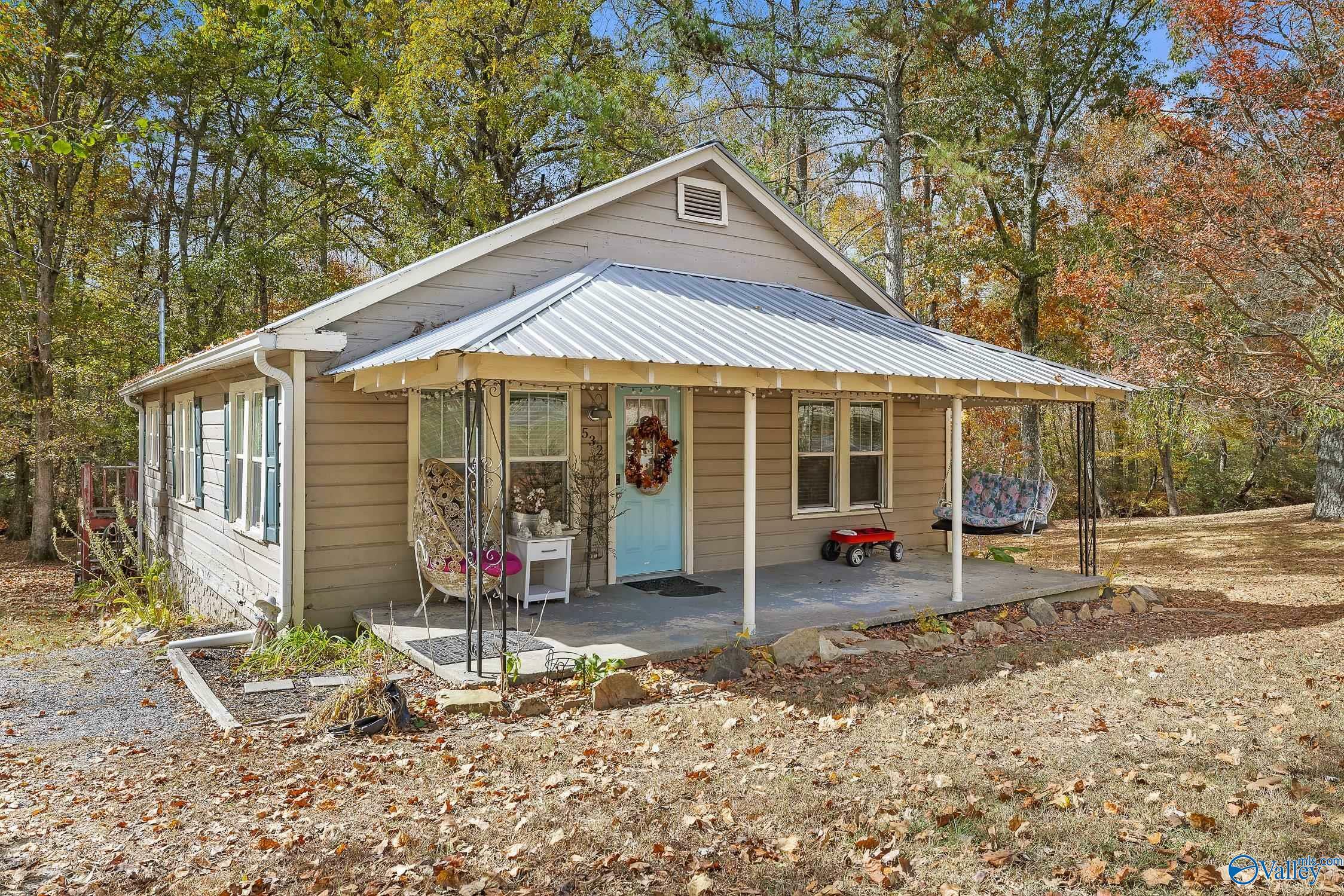 Property Photo:  532 Longview Road  AL 35978 