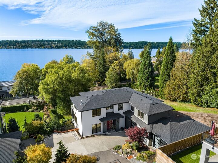 Home for sale in Sammamish 2637 E Lake Sammamish Pkwy SE, Sammamish