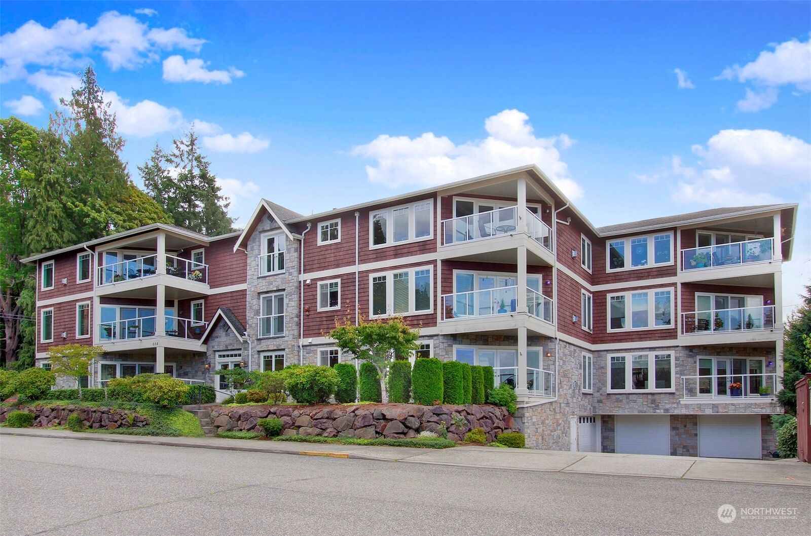 Home for sale in Edmonds 658 Glen Street 101, Edmonds, WA 98020