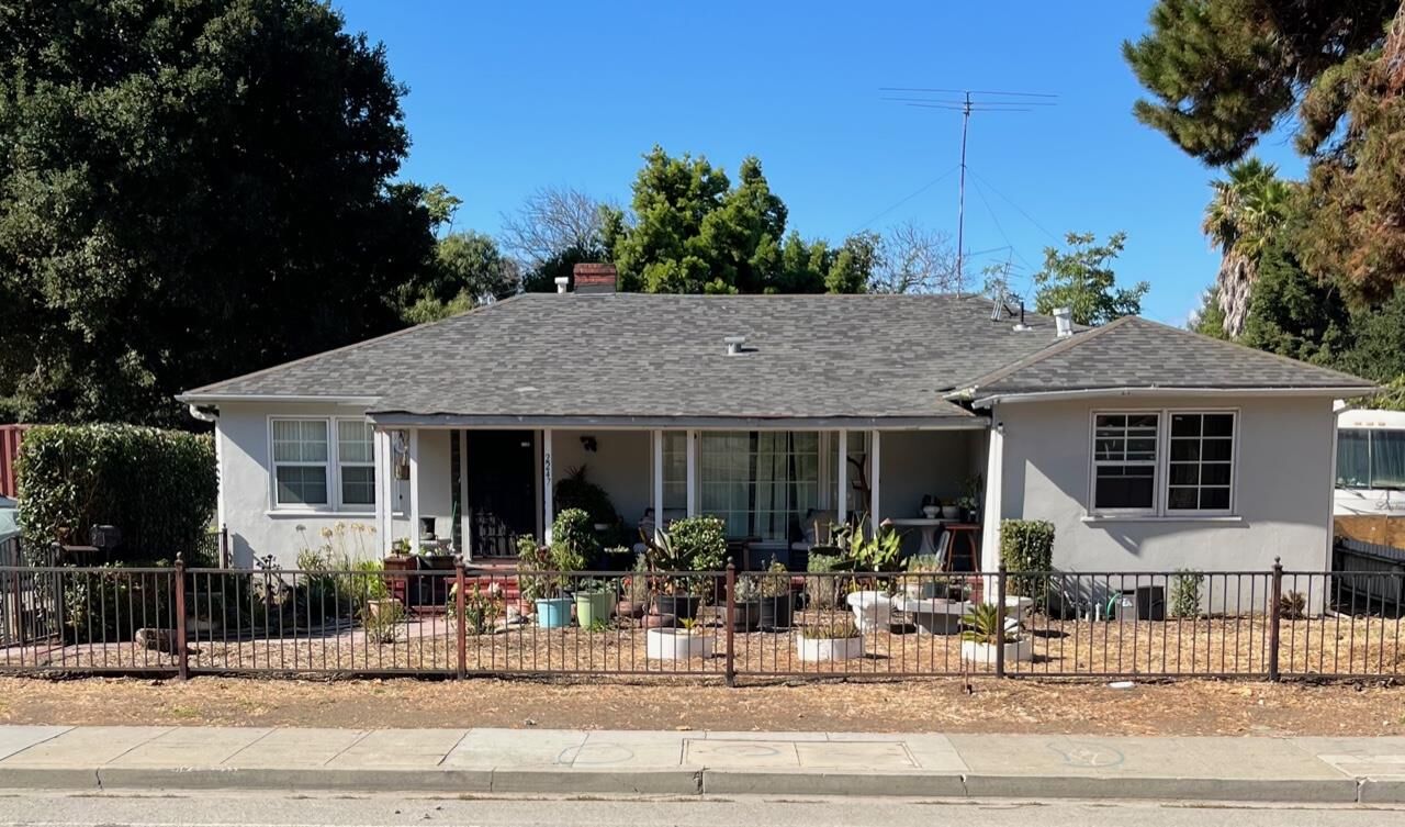 Property Photo:  2247 University Avenue  CA 94303 
