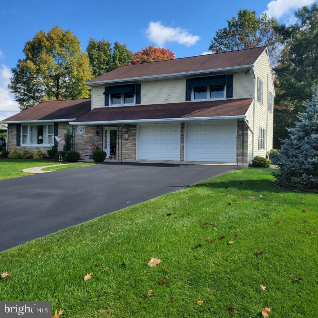 Property Photo:  19 Oller Court  PA 17268 