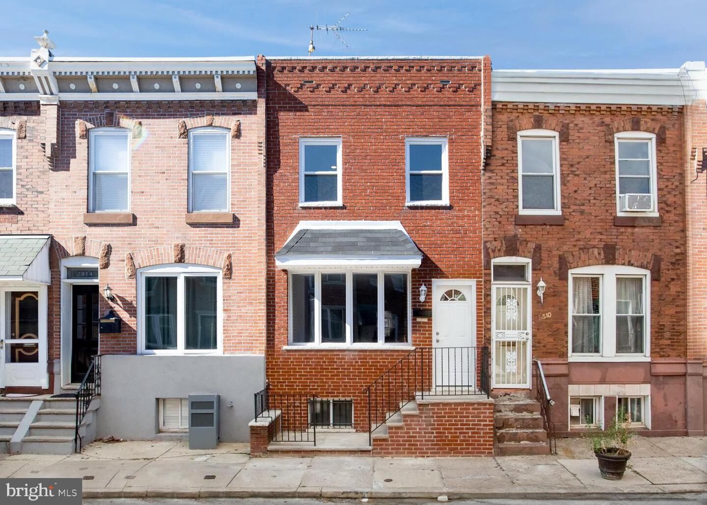 Property Photo:  2512 S Iseminger Street  PA 19148 