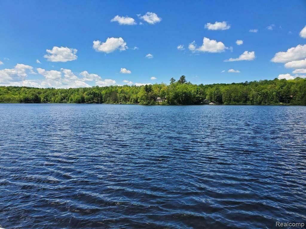 Property Photo:  6058 Lake Shore Drive  MI 49911 
