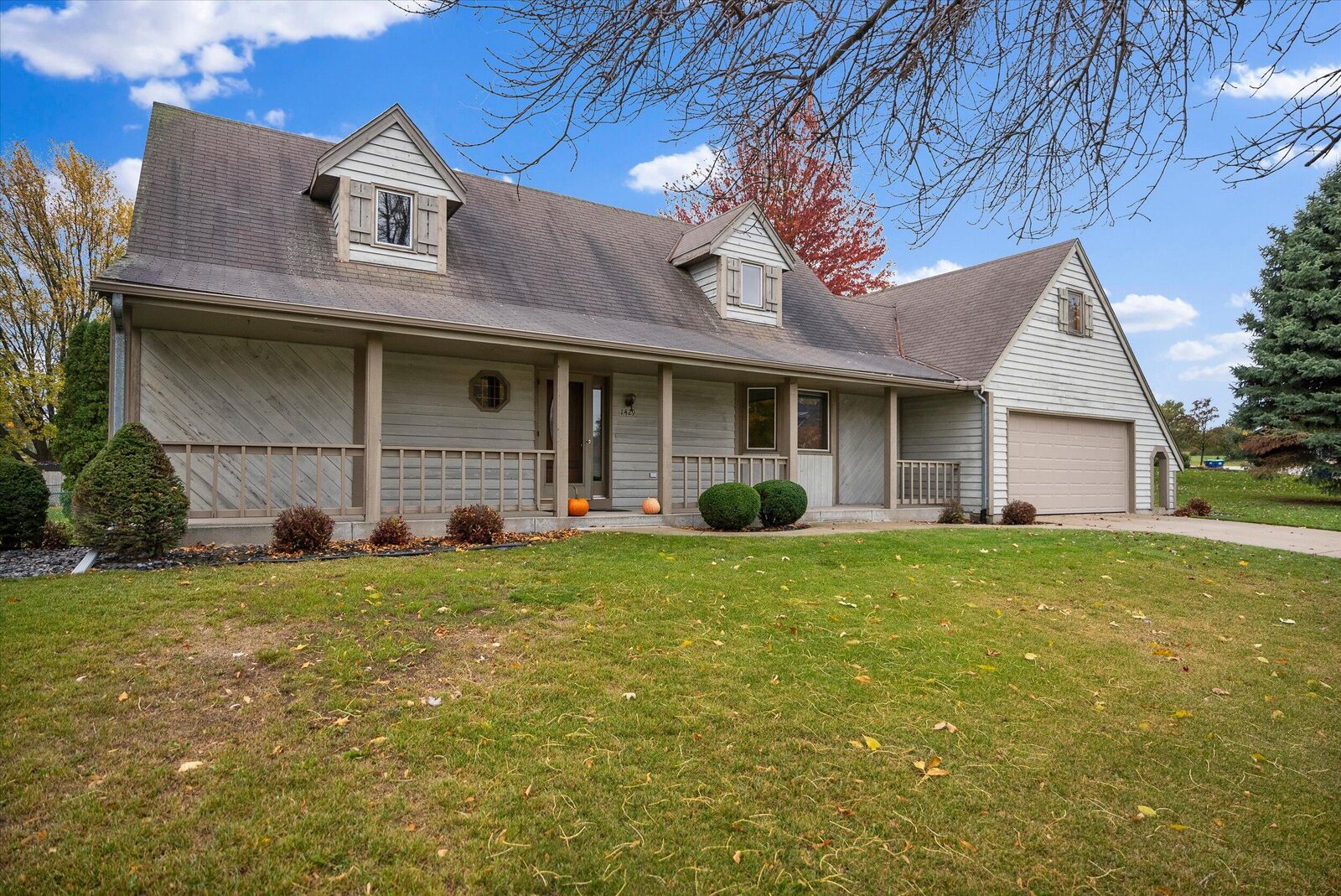 Property Photo:  1429 Apple Ct  WI 53074 