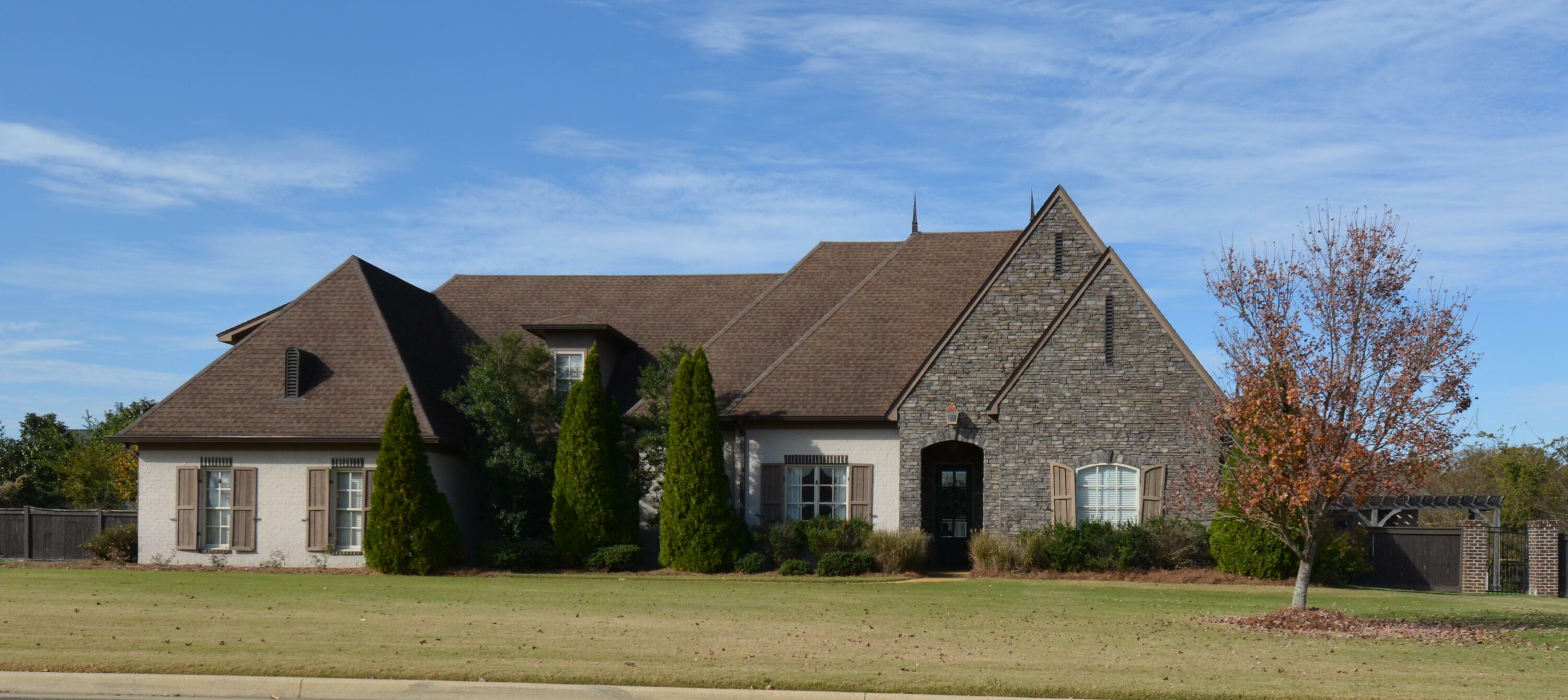 Property Photo: 1159 Dogwood Dr. MS 38801