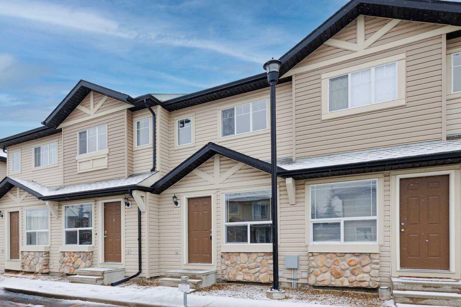 Property Photo: 173 Saddlebrook Point NE AB T3J 0G4