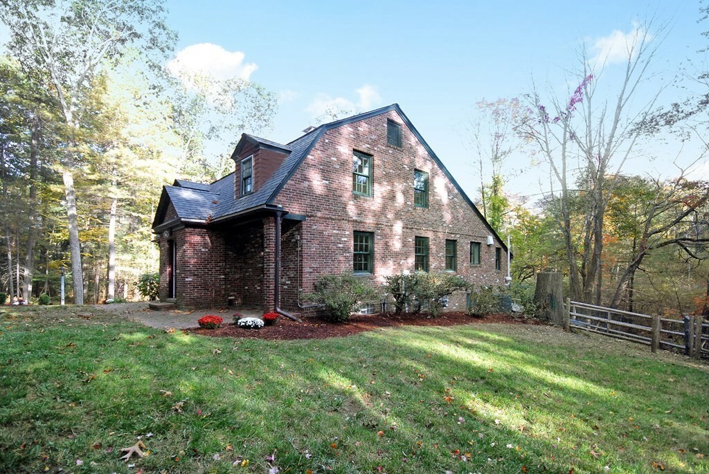 Property Photo:  104 Lincoln Road  MA 01773 