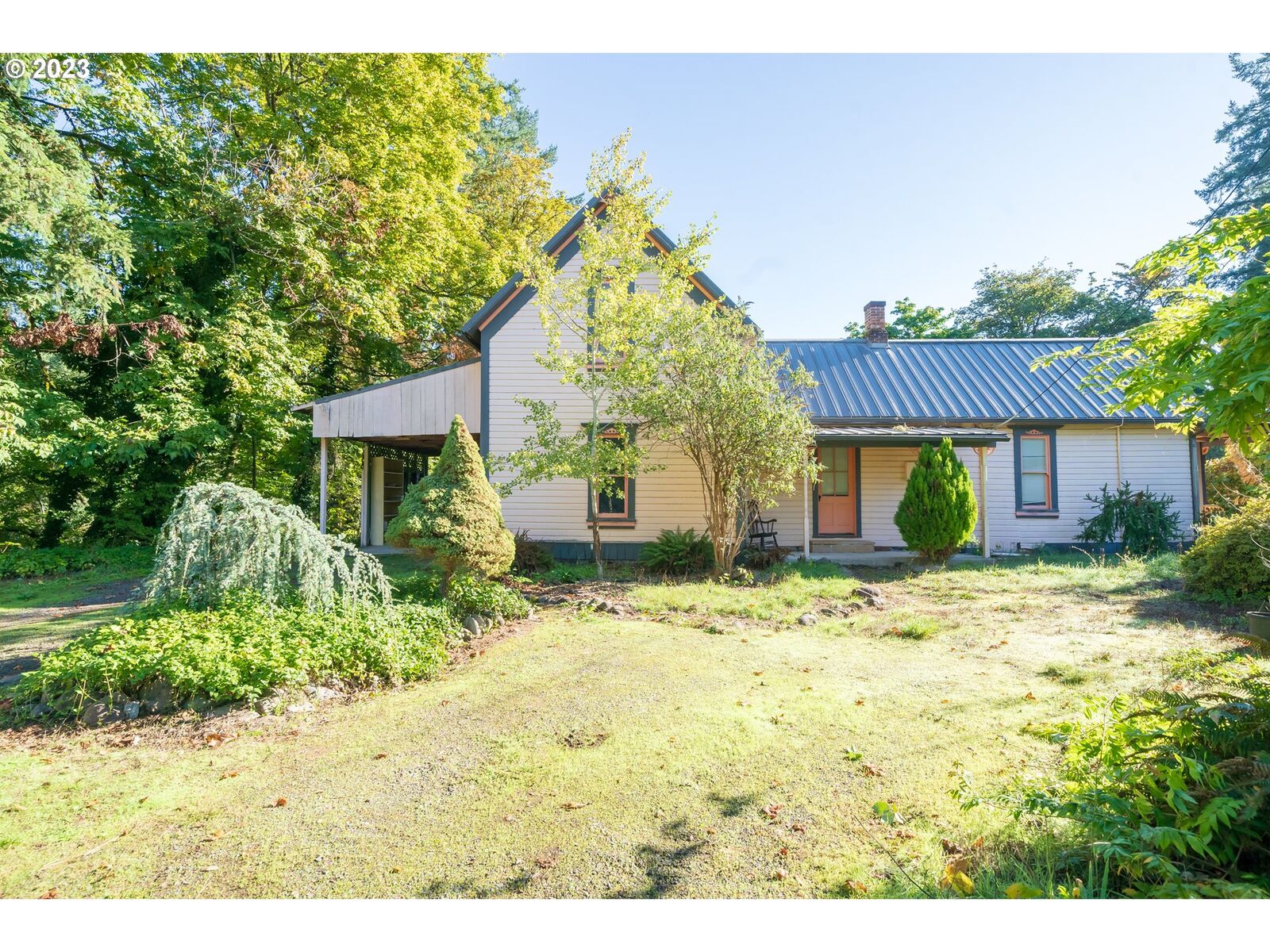 Property Photo:  520 SW High Ave  OR 97360 