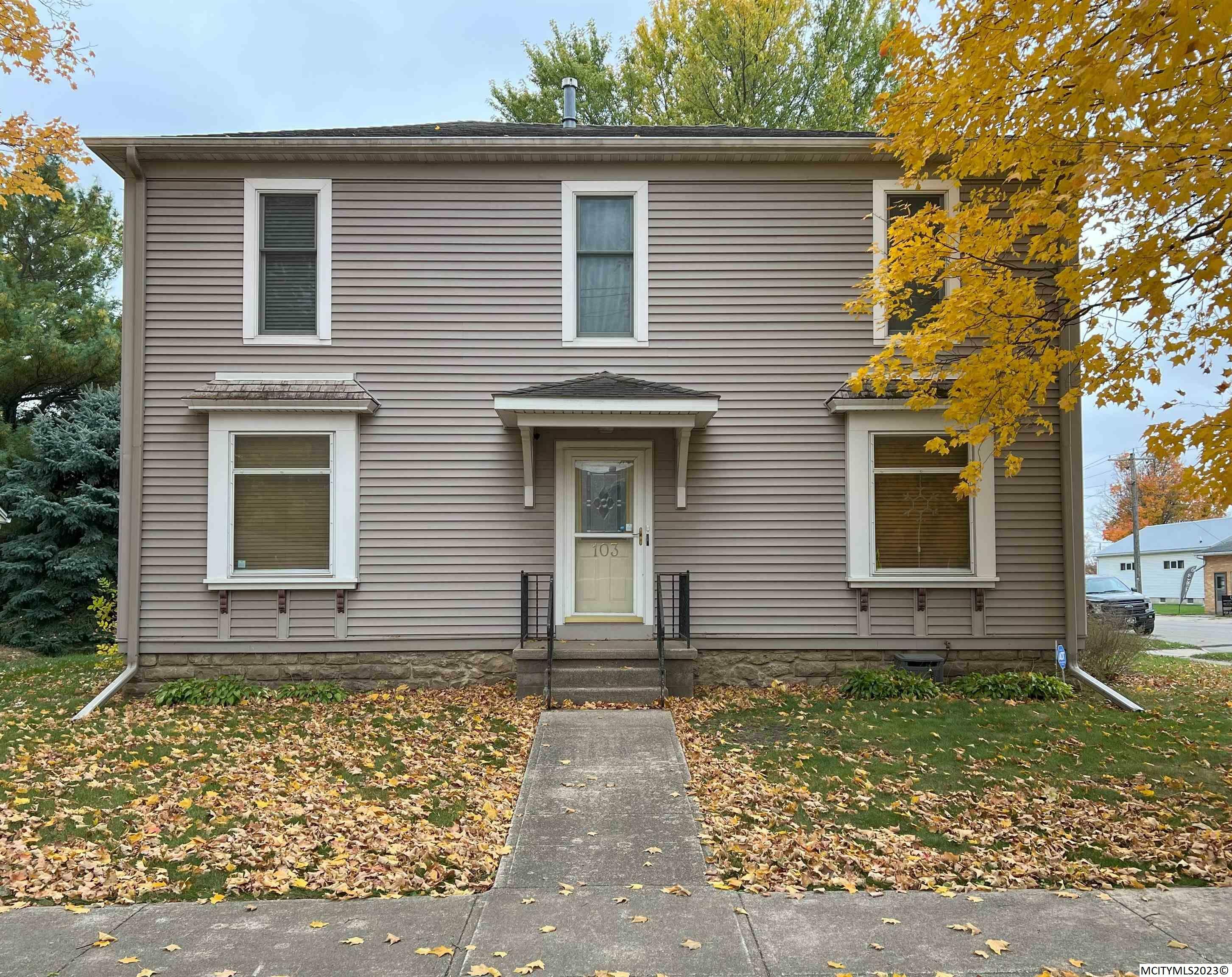 Property Photo:  103 E Congress St  IA 50458 