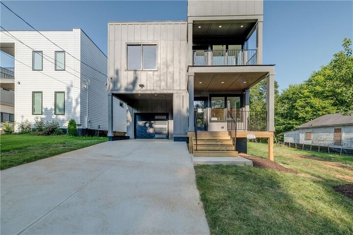1090 West Avenue SW  Atlanta GA 30310 photo