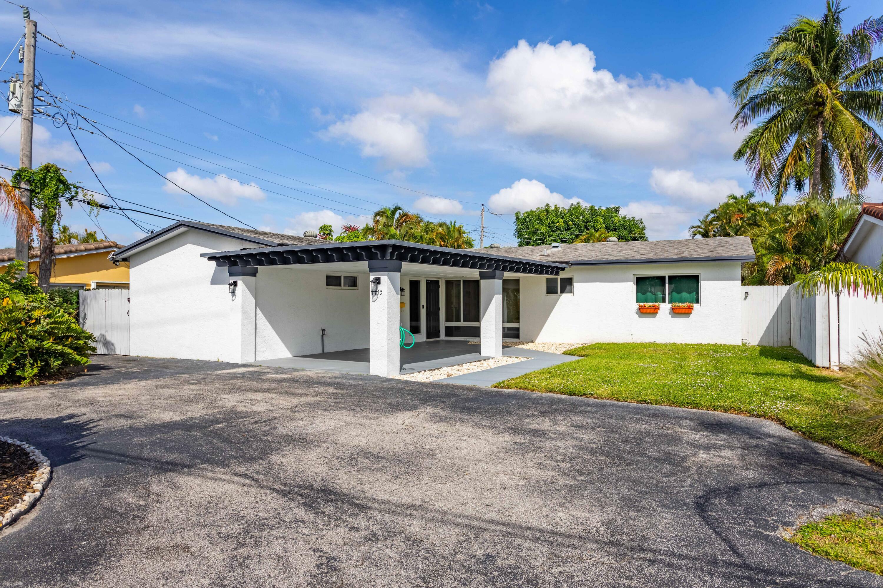 Property Photo:  1715 NE 38 Street  FL 33334 